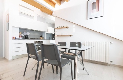 Zona Solari Apartment | Mansarda Cola di Rienzo