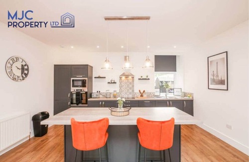 Hawick Apartment | Mansfield - sleeps 8 guests in 3 bedrooms