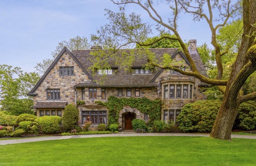 Fall River Villa | Mansion at the Highlands