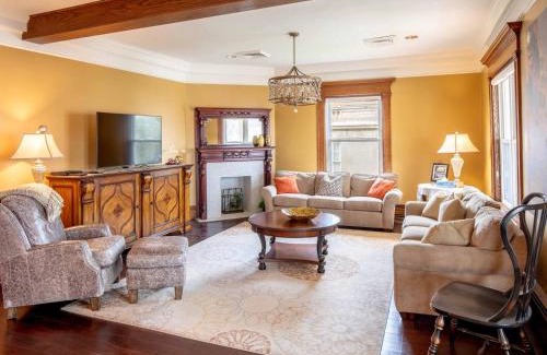 Clarion House | Mansion Pet-friendly Downtown