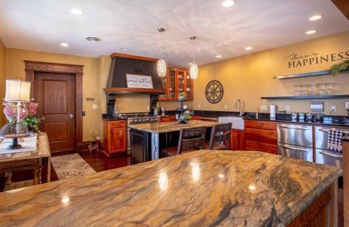 Clarion House | Mansion Pet-friendly Downtown