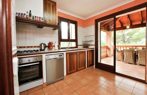 Alaro Villa | Mansion with Pool & Garden