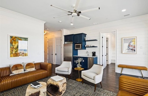Sunnyside House | Manta Ray @ Panama City | Gulf Front w/Private Pool + Beach Access | Sleeps 38