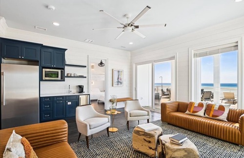 Sunnyside House | Manta Ray @ Panama City | Gulf Front w/Private Pool + Beach Access | Sleeps 38