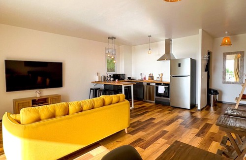 Punaauia Apartment | Manui Swimming Pool Condo with Sea & Moorea views