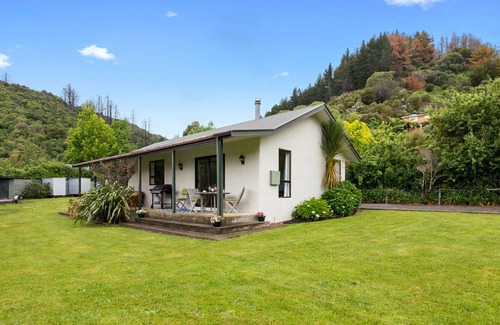 Ngakuta Bay House | MANUKA RETREAT - NGAKUTA BAY, family friendly in Picton