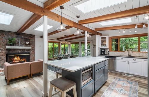 Manzanita House | Manzanita Updated Dog Friendly 5 Min Walk to Beach, Office great for remotework!
