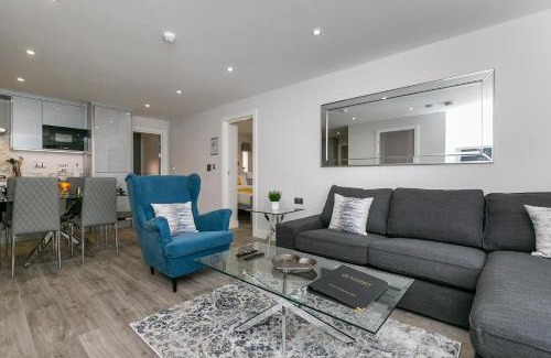 Reading Apartment | Maple Lodge