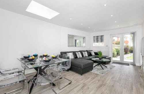 Reading Apartment | Maple Lodge