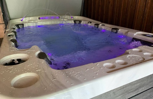 Lindell Beach House | MapleRockResorts presidents GAME WORLD