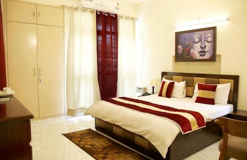 South Extension House | Maplewood Guest House, Neeti Bagh, New Delhiit is a Boutiqu Guest House - Room 3