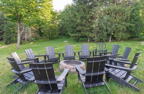 Hunter House | Maplewood Manor, 8BR w/Hot Tub, Gym, Fire Pit, Near Hunter/Windham Skiing