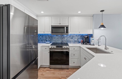 Ocean Drive Condo | Mar Vista 1008 Direct Oceanfront in/outdoor pool