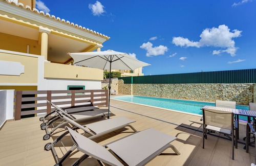 Alporchinhos Villa | Maravilhosa Casa de Férias , Junto à Praia