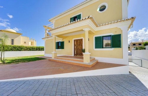 Alporchinhos Villa | Maravilhosa Casa de Férias , Junto à Praia