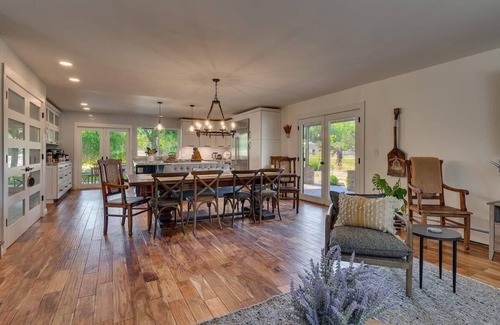 Reno/Tahoe Airport House | @ Marbella Lane - Eccentric 4BR Modern Ranch Home