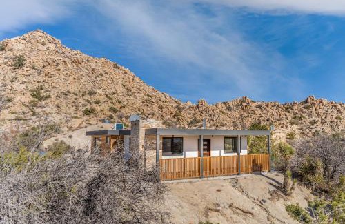 Yucca Valley House | @ Marbella Lane - Serene Getaway Hot Tub