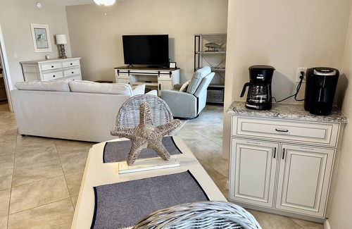 Marco Island Condo | MARCO ISLAND- RIVERSIDE CLUB F-206 - NIGHTLY RENTALS!- Sleeps 4!