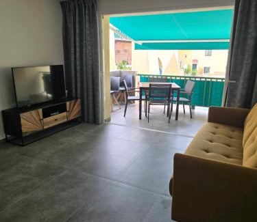 Costa Adeje Apartment | Mareverde 129 Calme Vue Piscine Wifi
