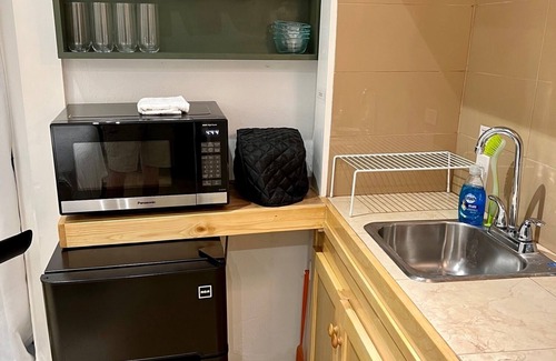 Marfa Apartment | Marfa House La Junta: In the center of Marfa