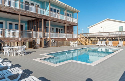 Southpointe House | Margarittaville West. Professionally decorated, Gulf front, 6 BR 4 BA.