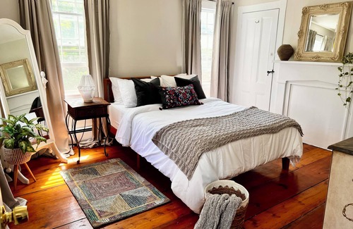 Salem Apartment | Mariam's On Becket