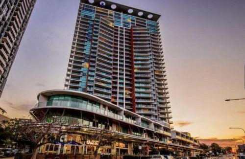 Southport Apartment | Marina ocean view at The Shores