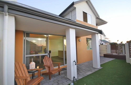 Geographe House | Marina Sands- WIFI, KAYAKS, BBQ Weber