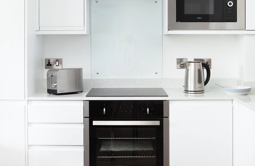 Hull Apartment | Marina Suite - 1 Bedroom Duplex 304nn