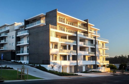 Ulladulla Apartment | Marina View - Stylish spacious apartment overlooking the beautiful Harbour