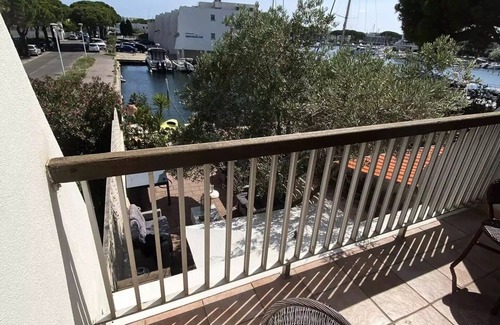Le Grau-Du-Roi Villa | Marina with wharf in Port Camargue
