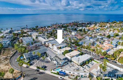 Beach Barber Tract House | Marine Dream