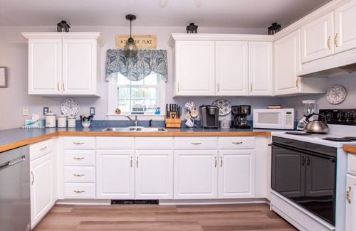 Town of Varick Cottage | Mariner's Cove - A Spectacular Seneca Lakefront Retreat for Wine Lovers!