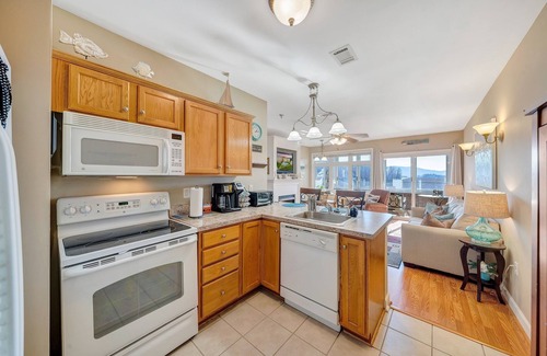 Smith Mountain Lake Condo | Mariner's Nook, - Charming Lakefront condo in Mariner's Landing Resort at SML