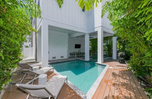 Bradenton Beach House | Mariners Crossing - Stunning Luxury Home w Gulf Views From Every Room Rooftop Deck PoolSpa