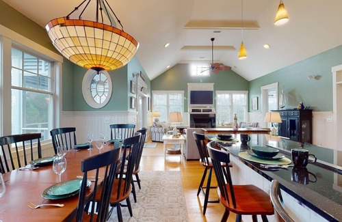 Cape Fear Station House | Maritime Forest retreat close to East Beach!