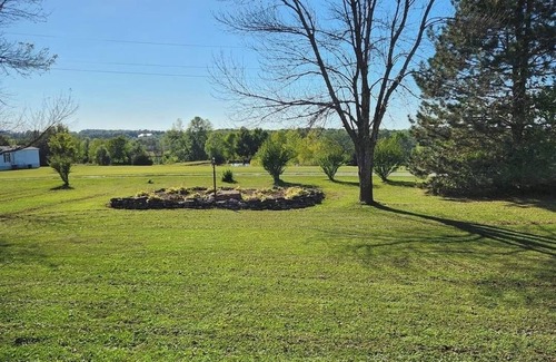Perry House | Mark Twain Lake/Perry, MO- Pet Friendly