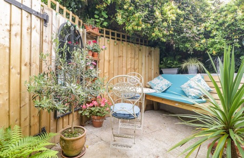 Abbotsbury Cottage | Market House