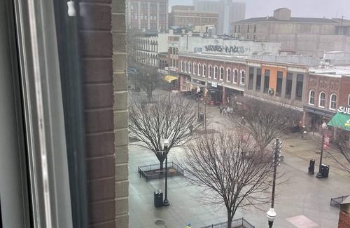 Downtown Knoxville Apartment | "Market View" 2Br, 2ba, Best view of the Market Square, Great Location