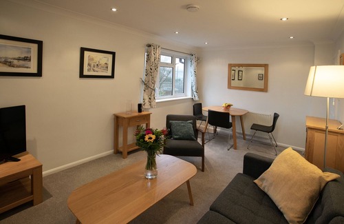 Marlow Apartment | Marlow Apartments No 5- Two Bedroom Apartment