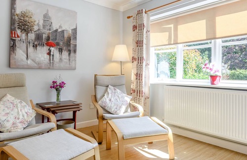 Swaffham Cottage | MARLOW, romantic, country holiday cottage, with a garden in Swaffham