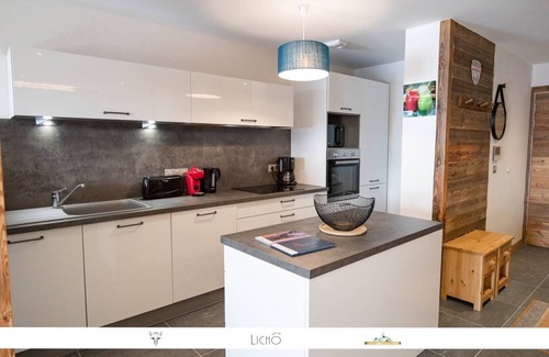 Bonneval-sur-Arc Apartment | Marmotte 3 - South facing apartment up to 12 guests at the foot of the slopes
