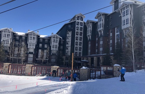 North Park City Apartment | MARRIOTT'S MOUNTAINSIDE GUEST ROOM STUDIO SLEEPS 4 FULL RESORT ACCESS
