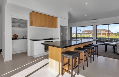 One Tree Point House | Marsden Cove Canal-Front Holiday House