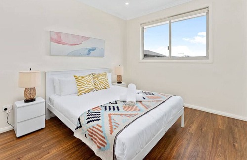 Marsden Park House | Marsden Park | Melonba | Trendy 5BR Holiday House