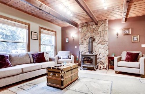 Mount Hood Village House | Marshall's Cabin in Rhododendron