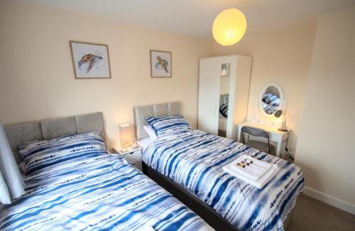 Felixstowe House | Martello Sunrise - Luxury 3-bedroom Seaview Beach House