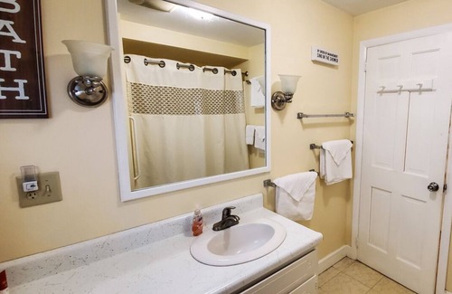 Ohiopyle House | Martha's Retreat | 5BR, 3BA, Pool, Hot Tub, close to Ohiopyle