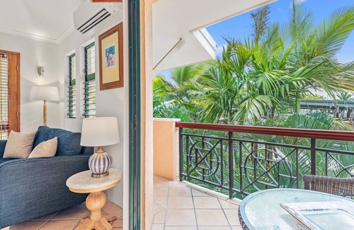 Port Douglas Apartment | Martinique on Macrossan