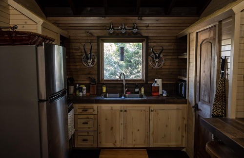 Kerrville Cabin | MARULA - A romantic African Safari in the Texas Hill Country